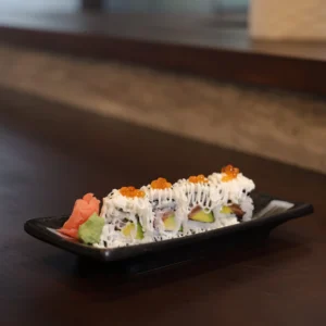 Salmon & Avocado Roll (Cuộn Cá Hồi & Bơ)