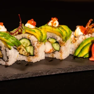 Shrimp & Avocado Roll (Cuộn Tôm & Bơ)